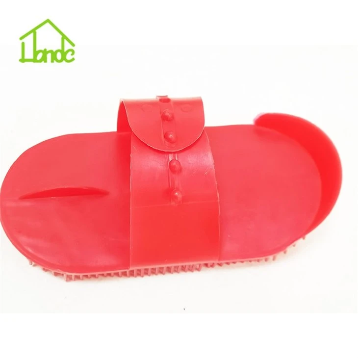 Horse Lovers Need A Comfortable Horse Brush